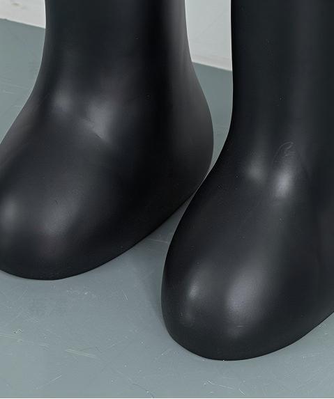 Character Art Design Sculpture - огляд і ціна Resin Art Floor Design