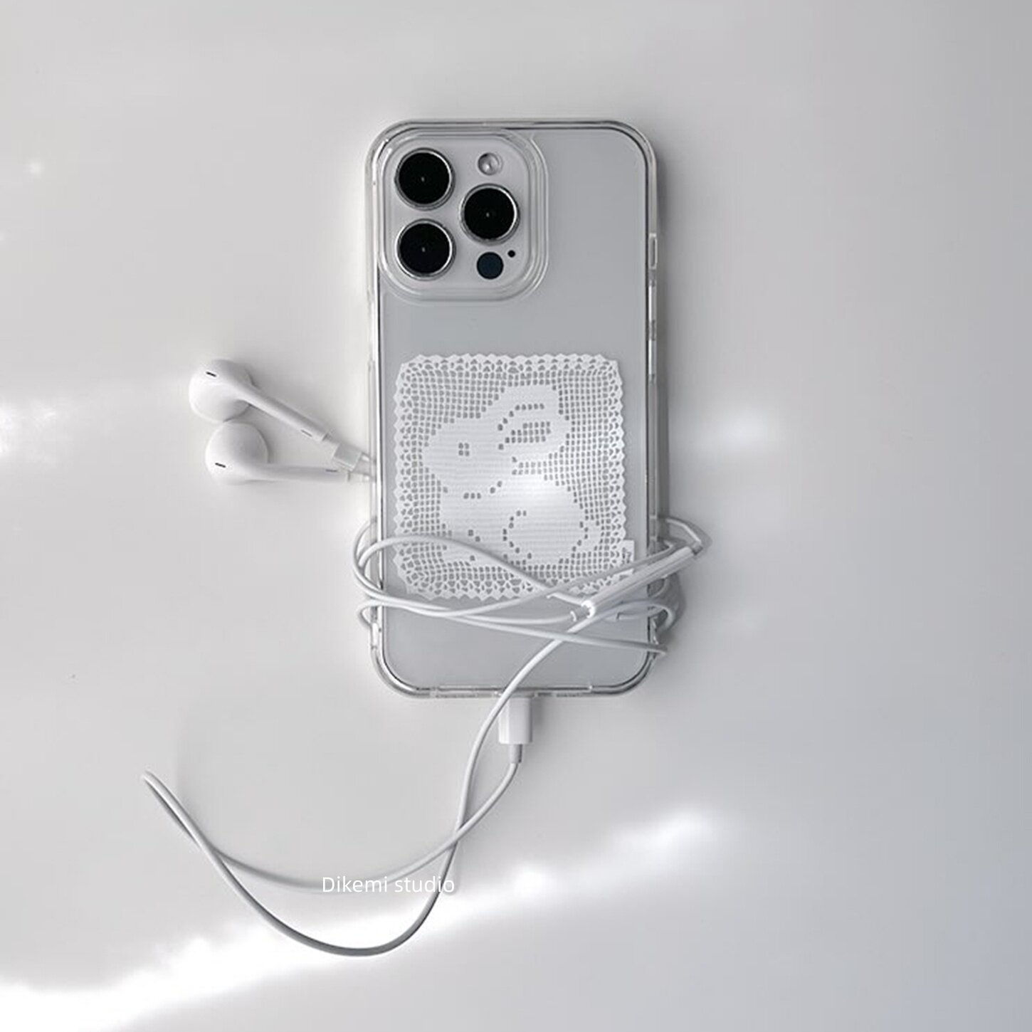 Korean Ins White Lace Pattern  - огляд і ціна Resin Art Phone Case